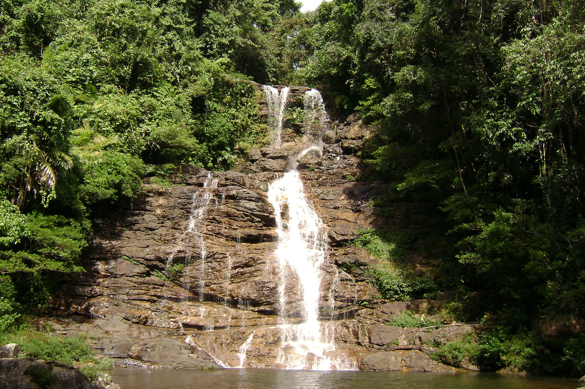 Waterfall near Mawlynnong