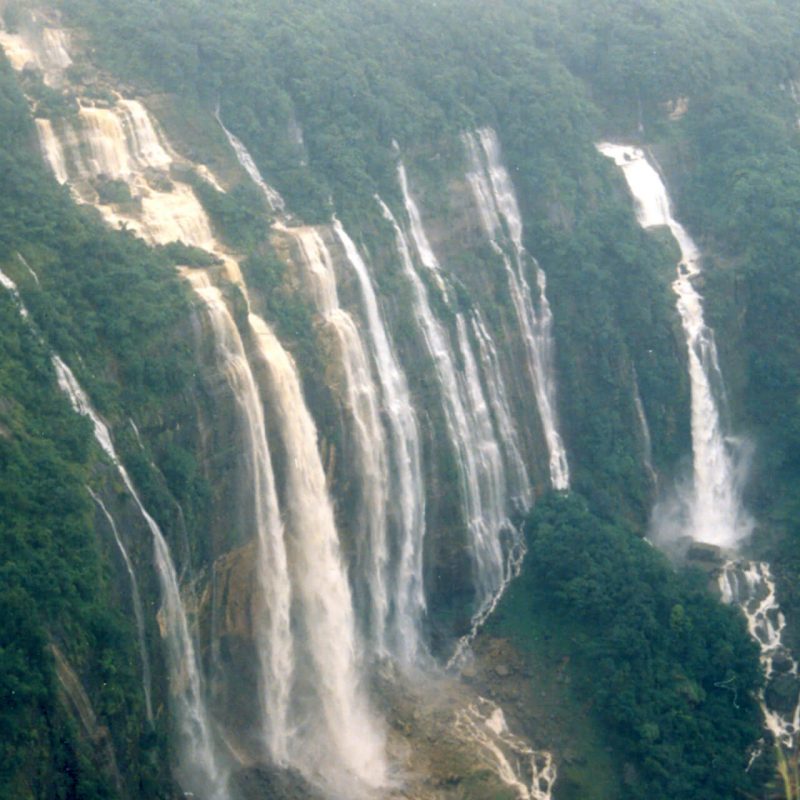 Noh Sngithiang Falls