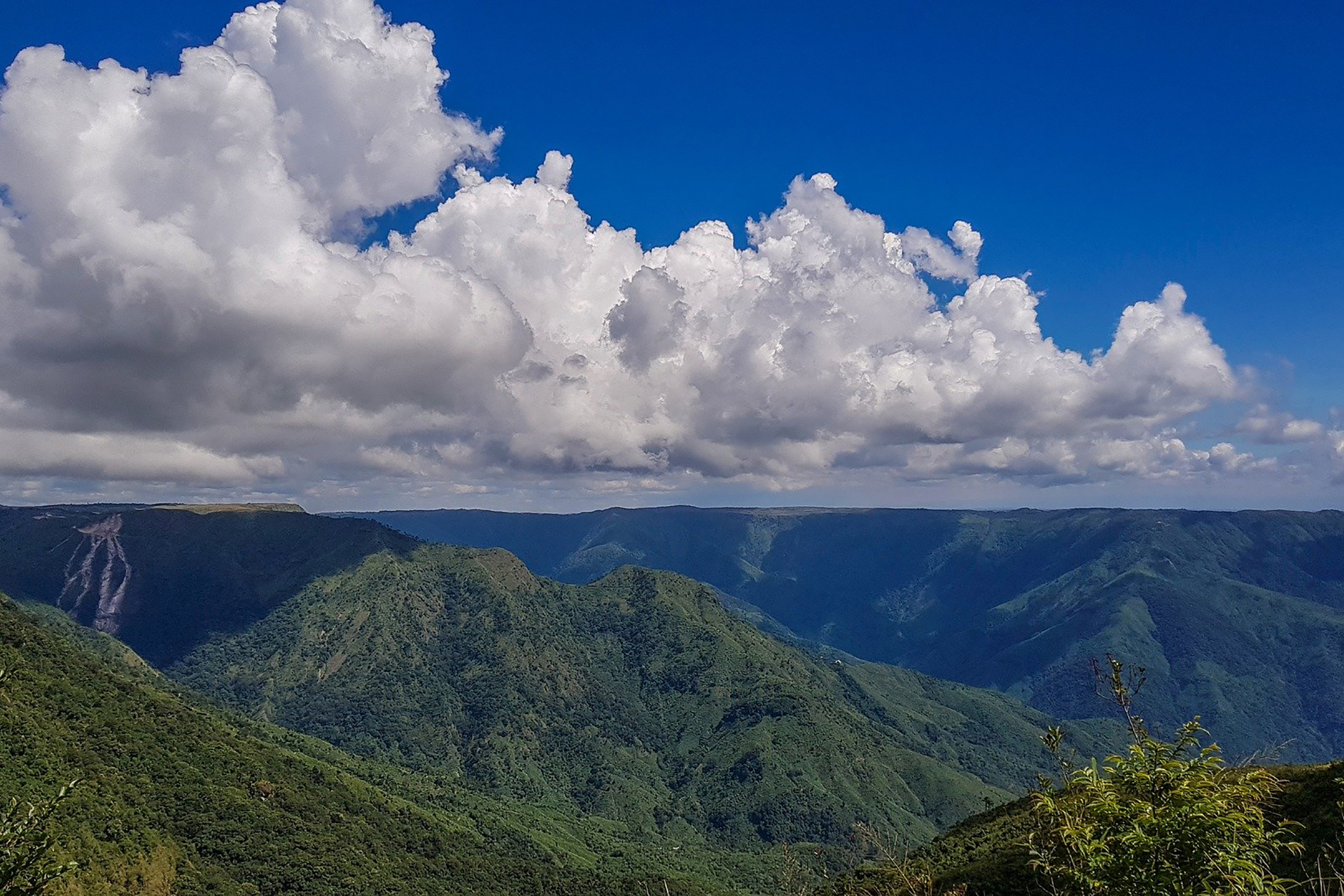 meghalaya tourist season